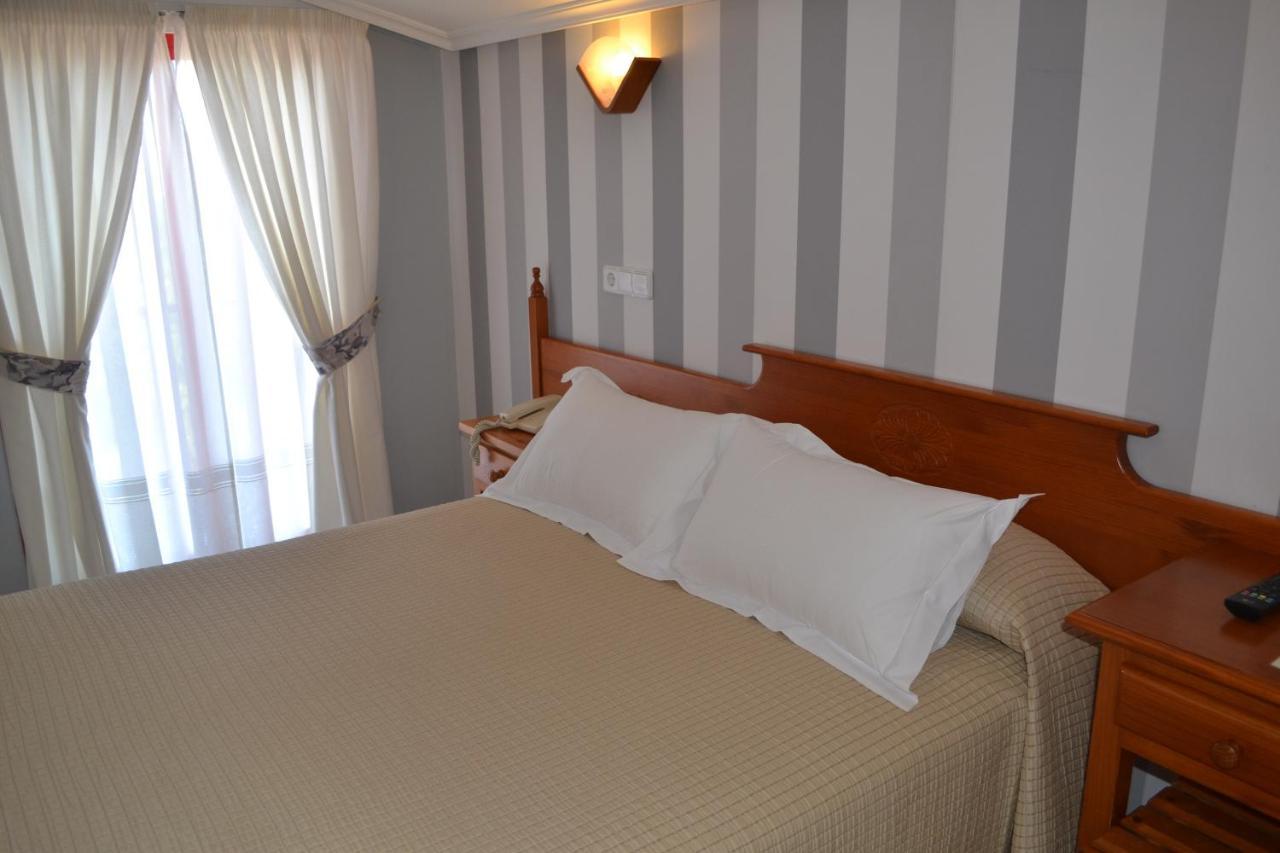 Hotel Piramide 포르토노보 객실 사진